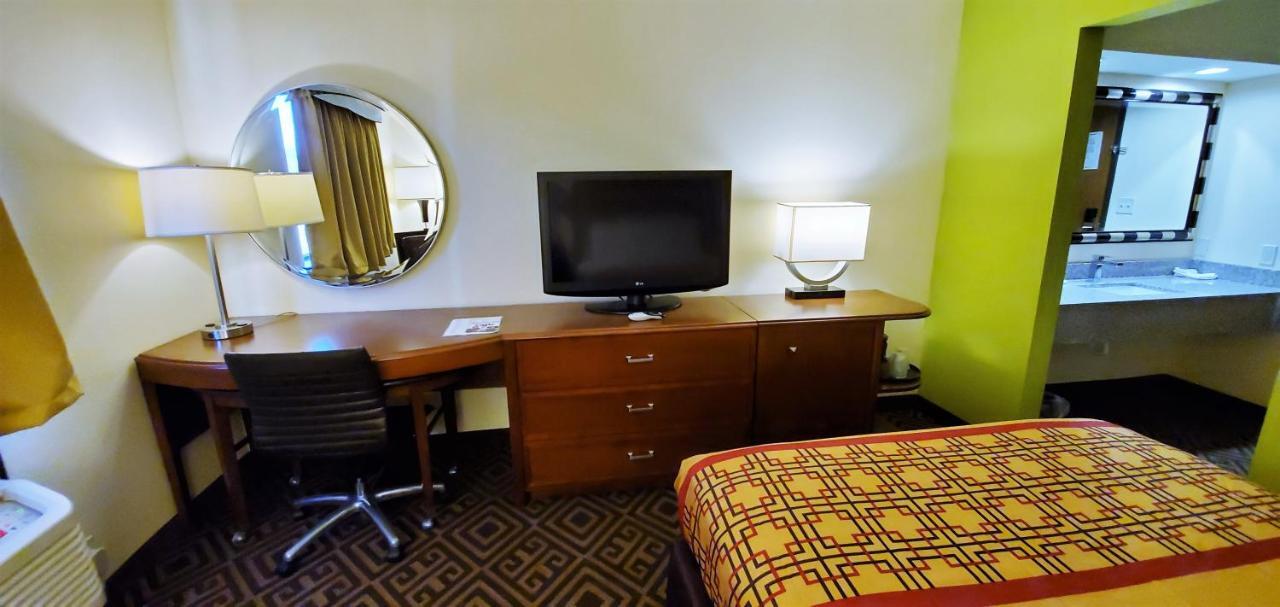 Travel Inn&Suites Sikeston Esterno foto